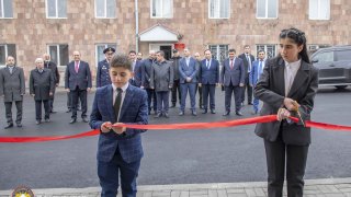 Վերանորոգվել է Ստեփանավանի քննչական բաժնին հատկացված նոր վարչական շենքը․ բացման արարողությանը ներկա է գտնվել ՀՀ ՔԿ նախագահ Արգիշտի Քյարամյանը (տեսանյութ, լուսանկարներ)